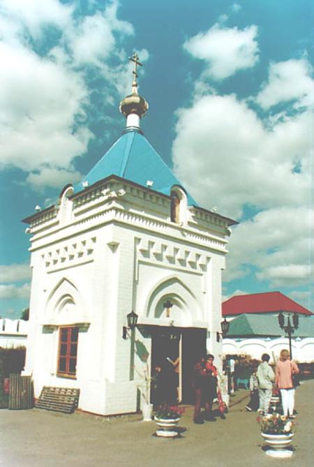 Большая фотография часовни над источником Раифского Богородицкого мужского монастыря