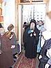 Архиепископ Ижевский и Удмуртский Николай при входе в Казанско-Богородицкий храм г. Ижевска в престольный праздник 4 ноября 2003 г.